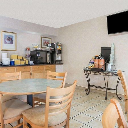Days Inn By Wyndham Lenox Ma エクステリア 写真