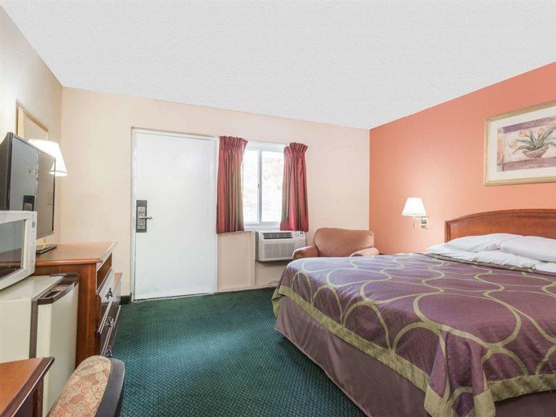 Days Inn By Wyndham Lenox Ma エクステリア 写真