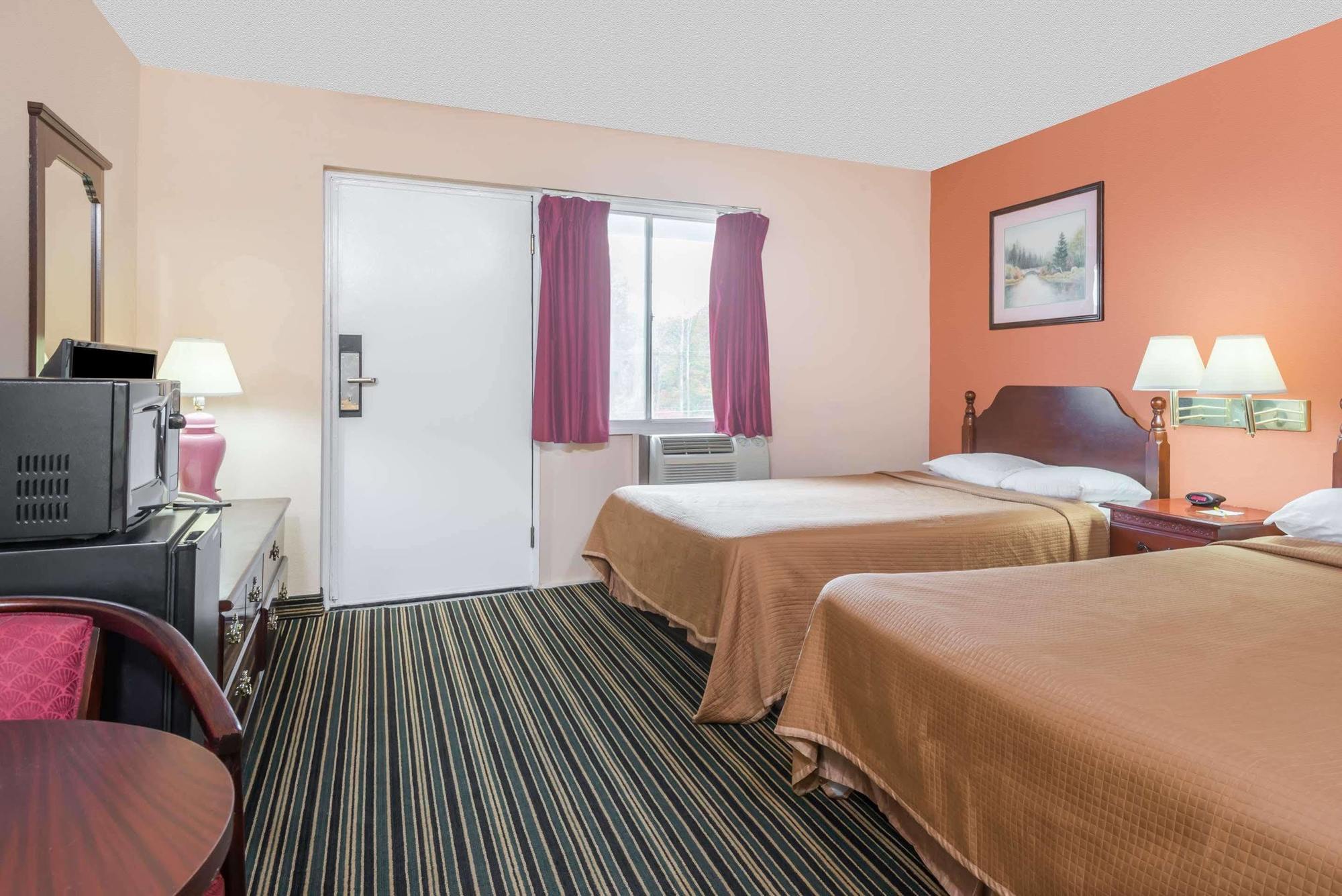 Days Inn By Wyndham Lenox Ma エクステリア 写真