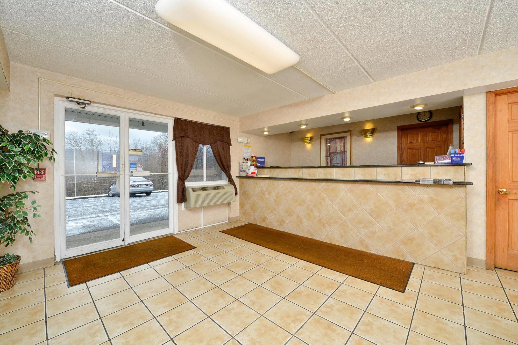 Days Inn By Wyndham Lenox Ma エクステリア 写真