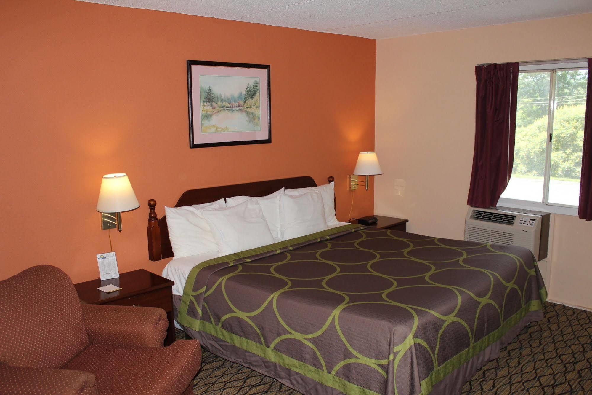 Days Inn By Wyndham Lenox Ma エクステリア 写真