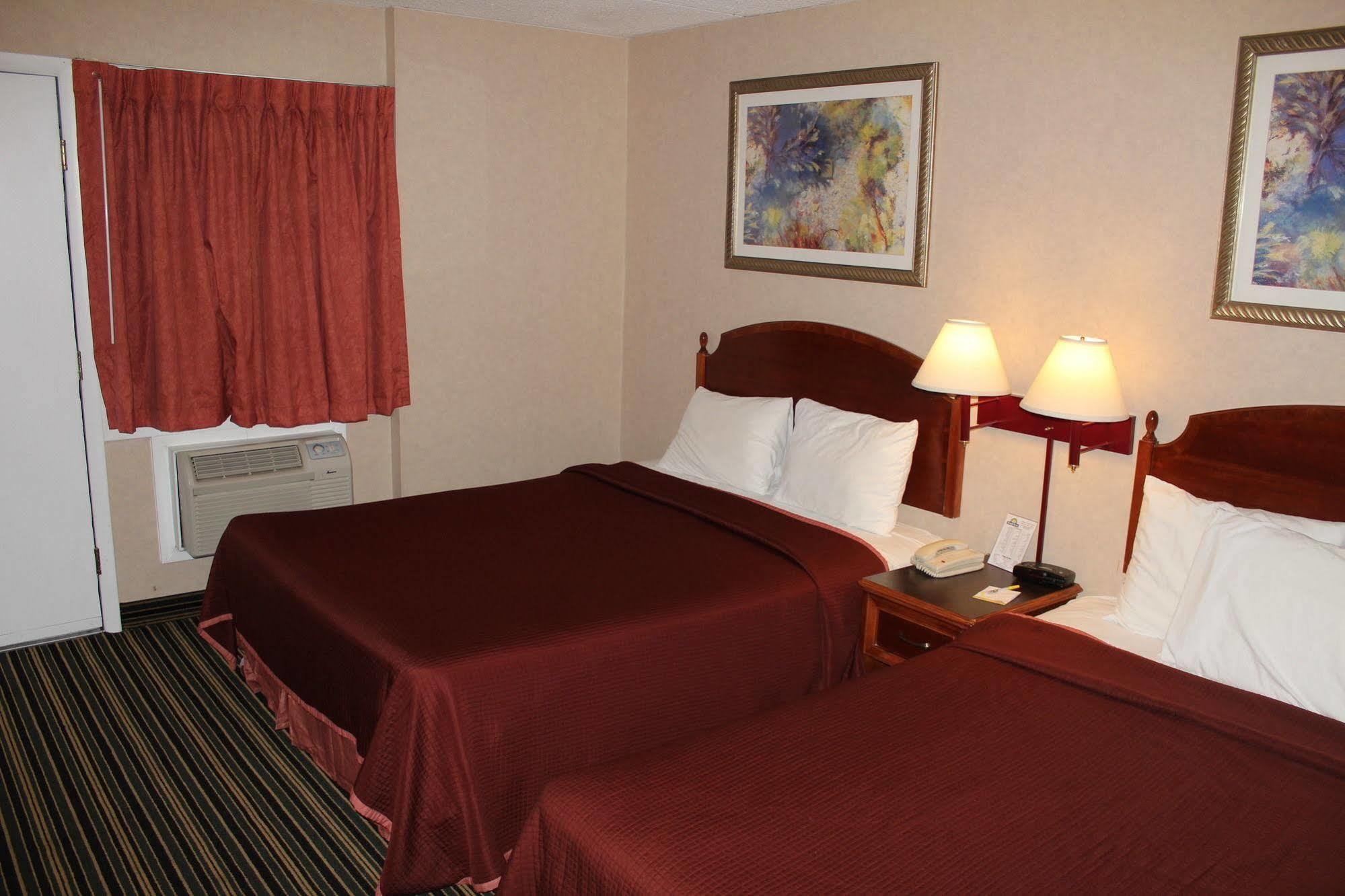 Days Inn By Wyndham Lenox Ma エクステリア 写真